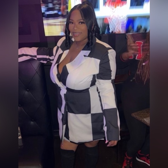 Dress - Picture 2 of 2